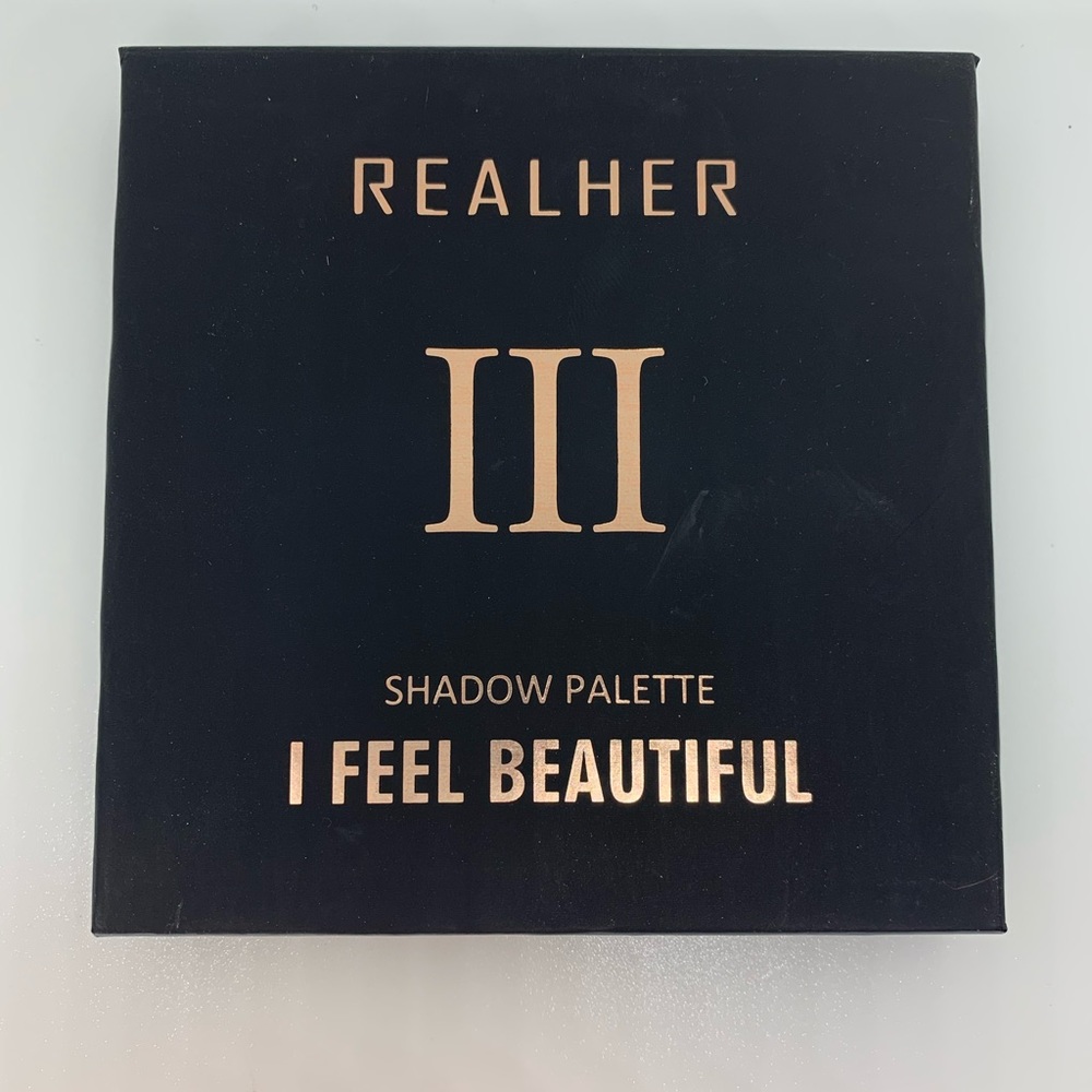 Real her III I Feel Beautiful Eyeshadow Palette
